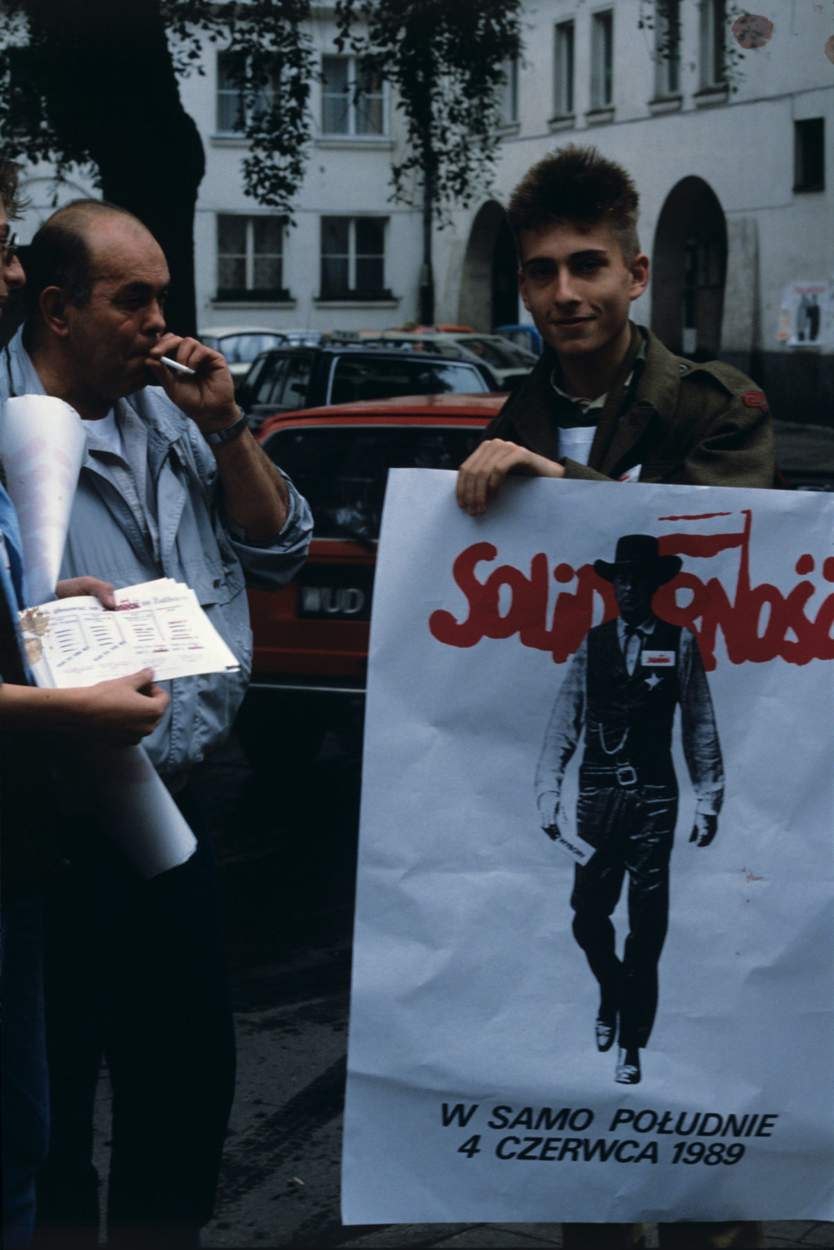 Plakat wyborczy Solidarnoci: W samo po³udnie 4 czerwca 1989